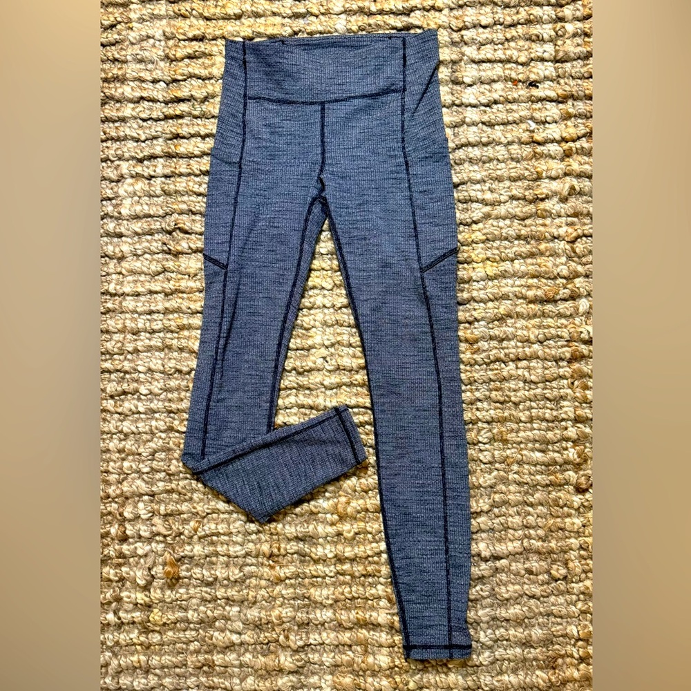 Like new! Lululemon Speed Up Mid Rise Leggings 28” Sz 6 heather grey
